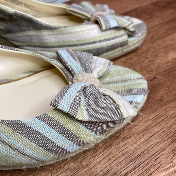 Naturalizer Green Striped Slingback Peep Toe with a Bow Wedge Fabric Sandal 10 - Picture 5 of 14